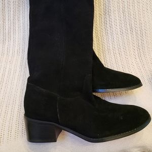 NWOB Twiggy London suede knee boots